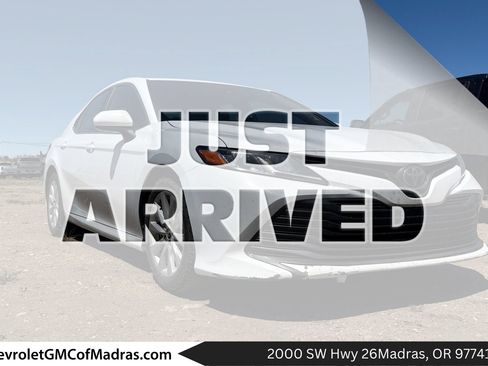 Used 2019 Toyota Camry LE FWD image 1