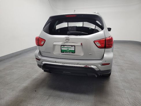 Used 2019 Nissan Pathfinder SL FWD image 7