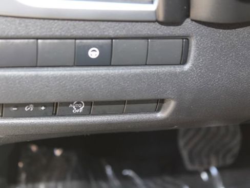 Used 2023 Nissan Rogue SV image 11