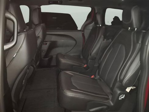 New 2026 Chrysler Pacifica Select FWD image 18