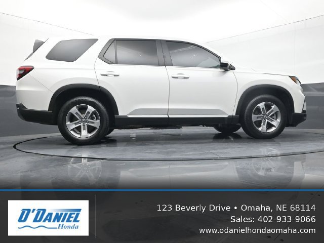 Used 2025 Honda Pilot EX-L image 13