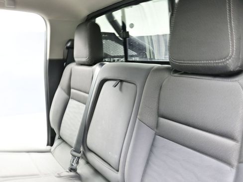 Used 2022 Nissan Frontier SV image 16