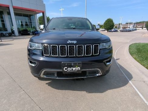 Used 2017 Jeep Grand Cherokee Limited AWD/4WD image 10