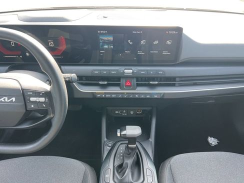 Used 2025 Kia K4 LXS image 8