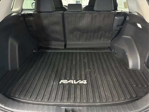 Used 2023 Toyota RAV4 LE AWD/4WD image 16