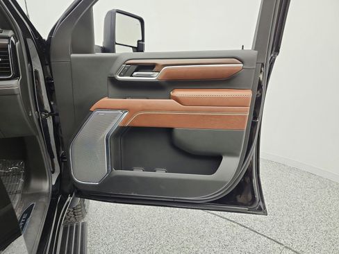 Used 2024 GMC Sierra 3500 Denali Ultimate image 22