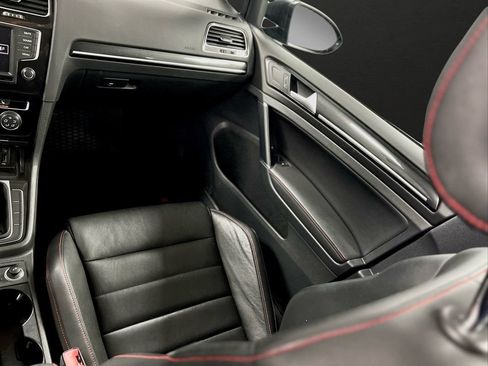 Used 2016 Volkswagen GTI SE w/ Lighting Package (SEL) FWD image 13