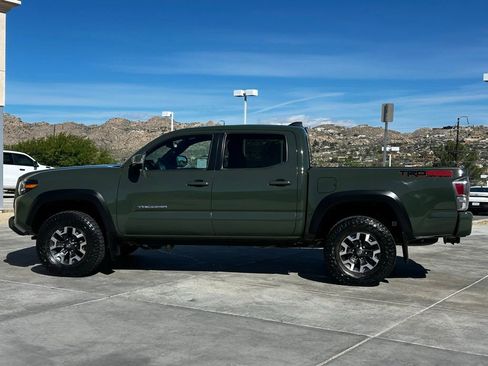 Used 2022 Toyota Tacoma TRD Off-Road w/ Technology Package image 5