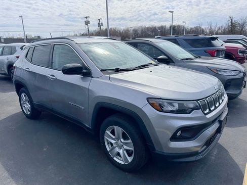 Used 2022 Jeep Compass Latitude w/ Convenience Group image 3