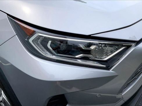 Used 2020 Toyota RAV4 Limited AWD/4WD image 28
