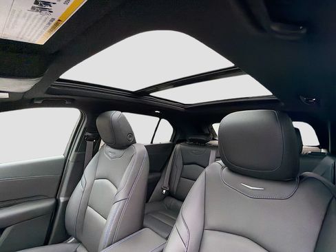 Used 2025 Cadillac XT4 Sport w/ Technology Package FWD image 22