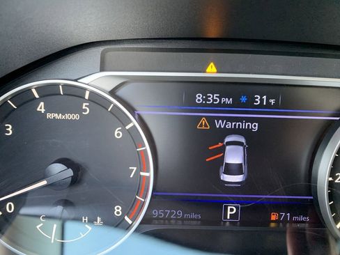 Used 2019 Nissan Altima 2.5 SR w/ SR Premium Package image 6