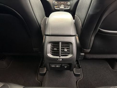 Used 2022 Jeep Cherokee Limited AWD/4WD image 22