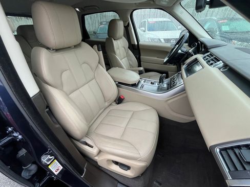 Used 2015 Land Rover Range Rover Sport SE image 13