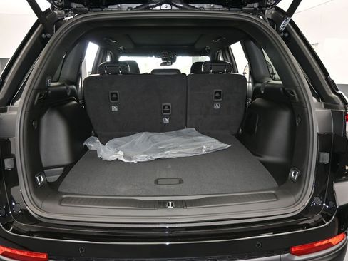 New 2026 Jeep Grand Cherokee Limited w/ Limited Altitude Package RWD image 33