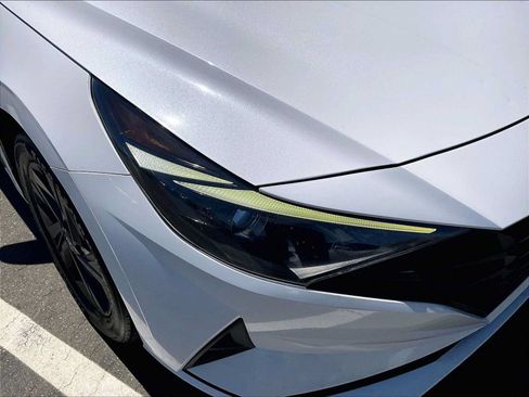 Used 2021 Hyundai Elantra SEL FWD image 29