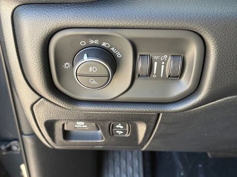 New 2026 RAM 1500 4x4 Crew Cab image 24
