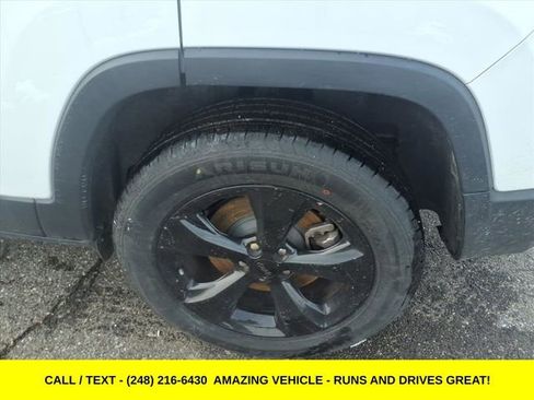 Used 2019 Jeep Cherokee Latitude Plus image 9