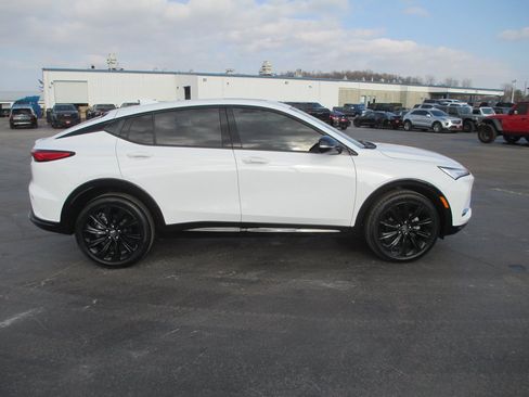 Certified 2024 Buick Envista Sport Touring w/ Convenience I Package image 4