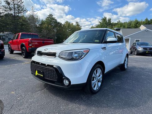 Used 2016 Kia Soul + image 6