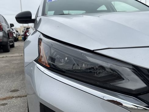 Used 2023 Nissan Altima 2.5 SV image 11