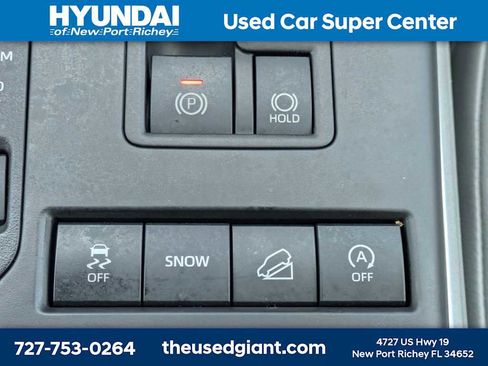 Used 2021 Toyota Highlander XLE AWD/4WD image 34