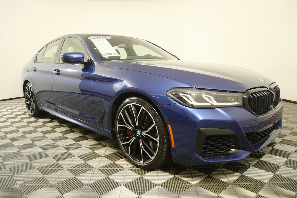 Used 2021 BMW 540i w/ M Sport Package RWD image 2