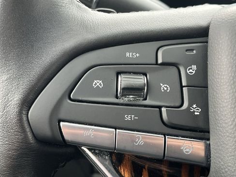 Used 2023 Cadillac Escalade Premium Luxury image 41