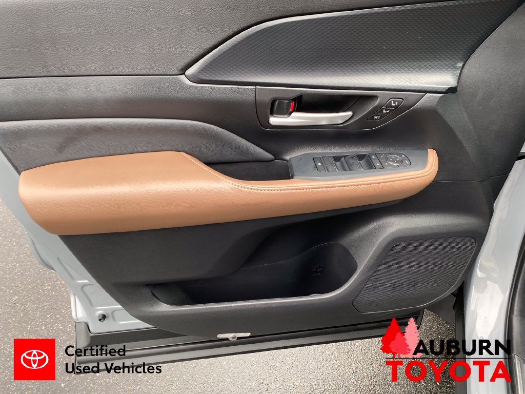 Certified 2025 Toyota Grand Highlander AWD Hybrid image 10