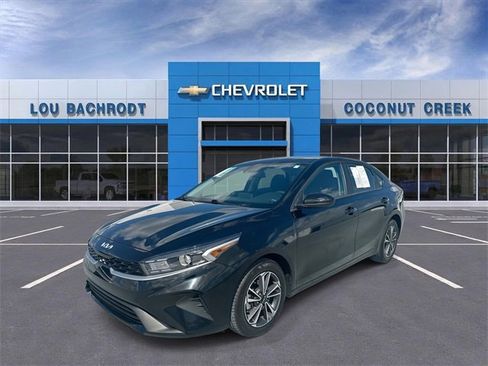 Used 2024 Kia Forte LXS image 4