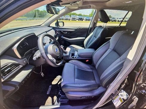 Used 2025 Subaru Outback Onyx Edition AWD/4WD image 5