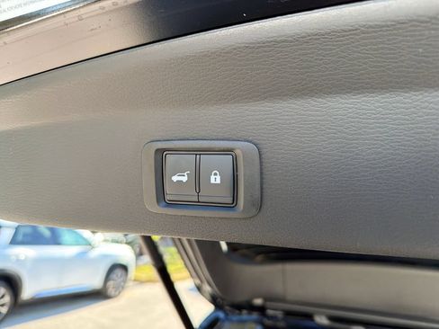 Used 2026 Nissan Rogue SL AWD/4WD image 34