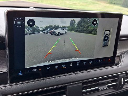 Used 2023 Lincoln Corsair AWD w/ Equipment Group 101A image 4