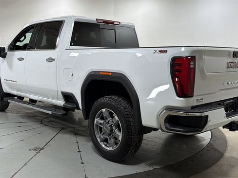 Used 2025 GMC Sierra 2500 SLT w/ SLT Premium Package image 7