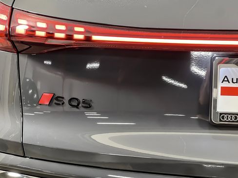 New 2025 Audi SQ5 Premium Plus image 25