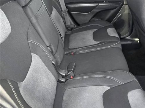 Used 2014 Jeep Cherokee Latitude w/ Comfort/Convenience Group FWD image 18