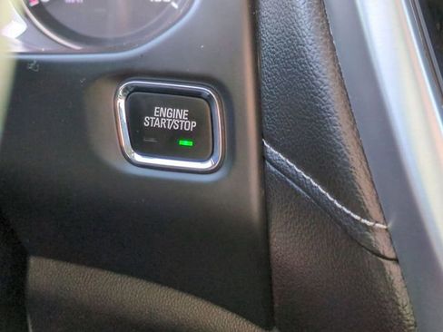 Certified 2023 GMC Acadia SLT image 18