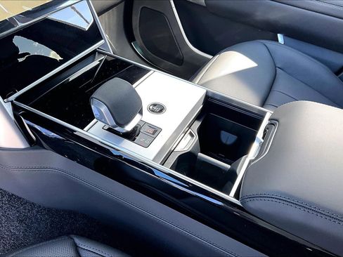 New 2026 Land Rover Range Rover SE image 8