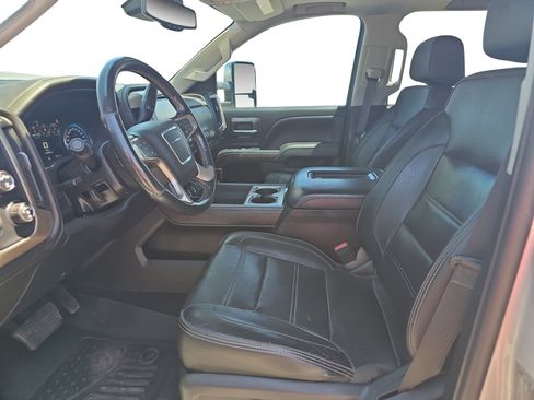 Used 2019 GMC Sierra 3500 Denali w/ Duramax Plus Package AWD/4WD image 10