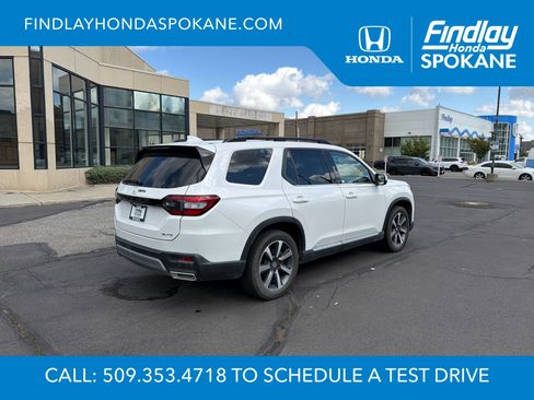 Used 2025 Honda Pilot Elite image 5