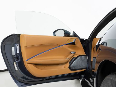 Used 2021 Ferrari Roma image 32