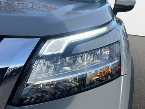 Certified 2023 Nissan Pathfinder Platinum w/ Lighting Package (N93) image 10