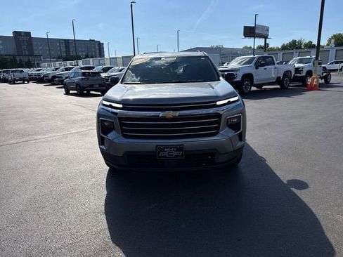 Used 2025 Chevrolet Traverse LT AWD/4WD image 8