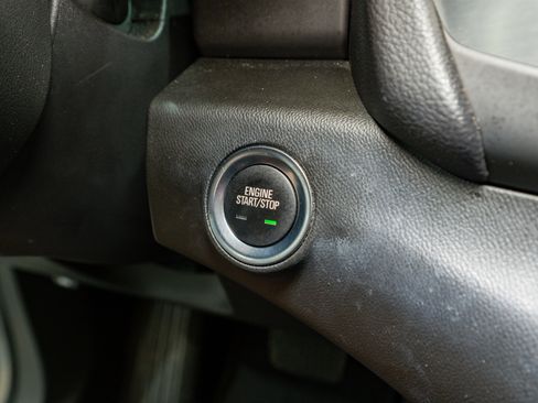 Used 2022 GMC Terrain SLE image 26