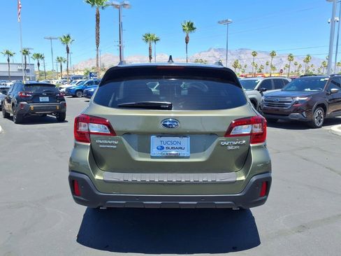Used 2018 Subaru Outback 3.6R Touring AWD/4WD image 11