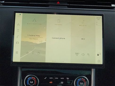 Used 2023 Land Rover Range Rover SE image 21