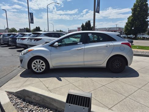 Used 2016 Hyundai Elantra GT FWD image 8