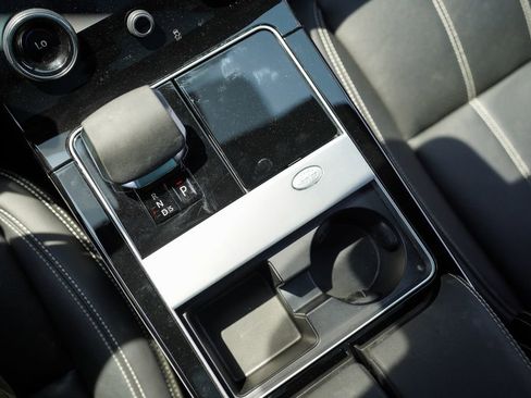 Used 2022 Land Rover Range Rover Velar R-Dynamic S AWD/4WD image 34