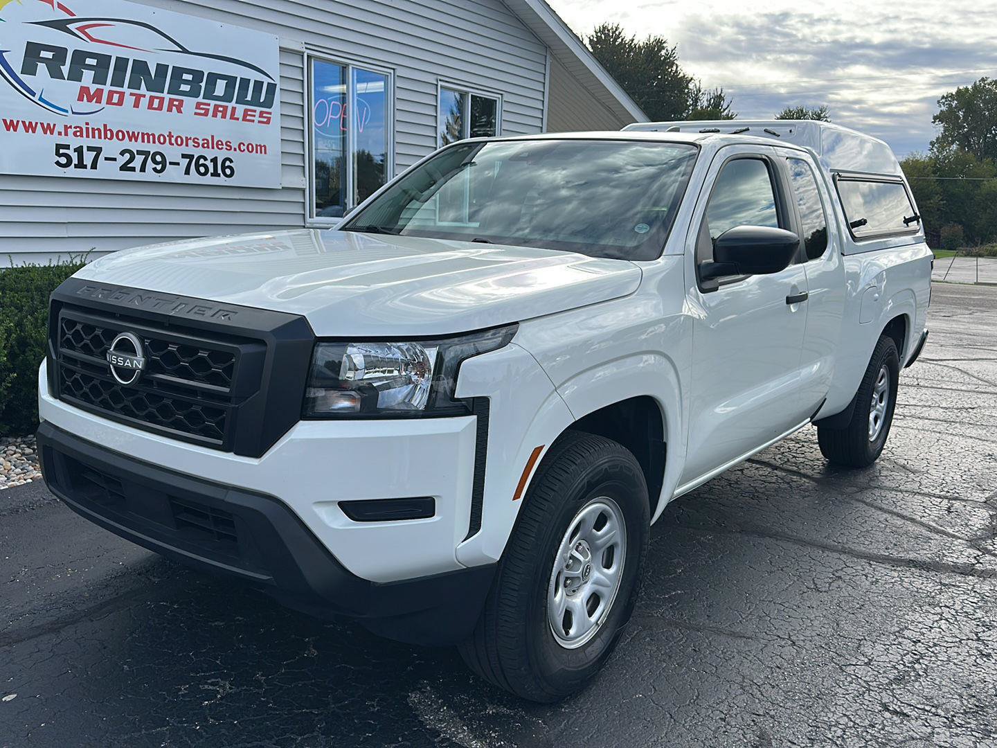 Used 2024 Nissan Frontier S w/ Technology Package RWD image 1