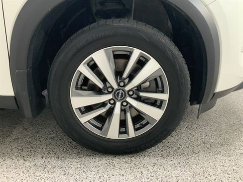 Used 2023 Nissan Pathfinder SL AWD/4WD image 13